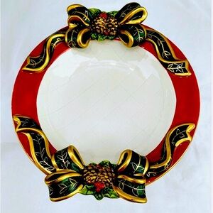 JCPenneyHomeCollection Ribbons/Holly/P.Cones CeramicHolidayBowl,8”Dx4”H,PRISTINE